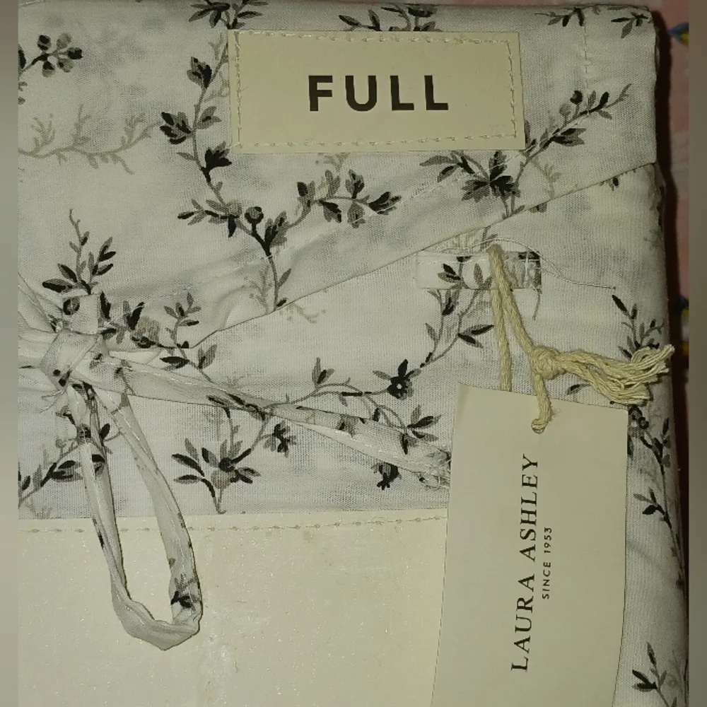 Laura Ashley Saras Sprig Black & White Floral Cotton Percale Sheet Set